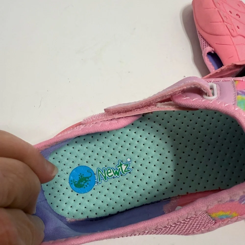 Vibrant Pink Tie-Dye Kids Water Shoes Sz 4/5 youth.